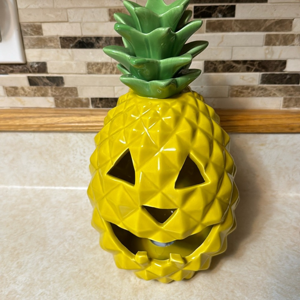 Halloween pineapple light decoration